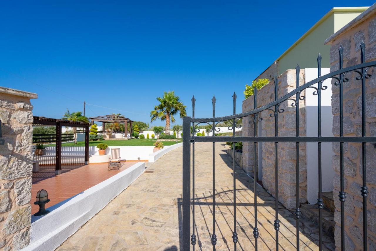 Georgia'S Apartments Kouremenos Beach Anevato Экстерьер фото